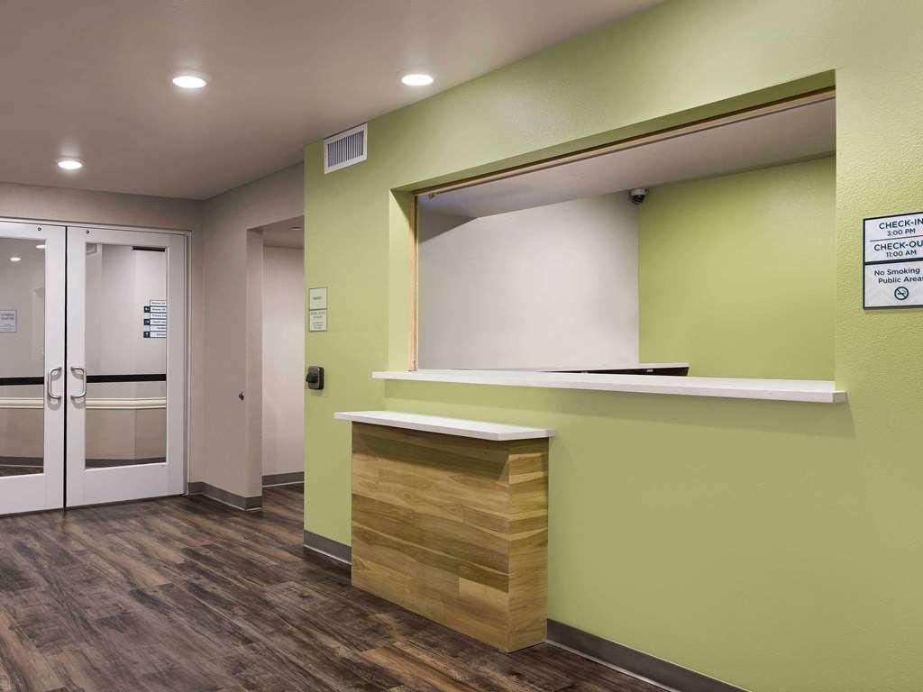 Woodspring Suites Chicago 틴리파크 내부 사진